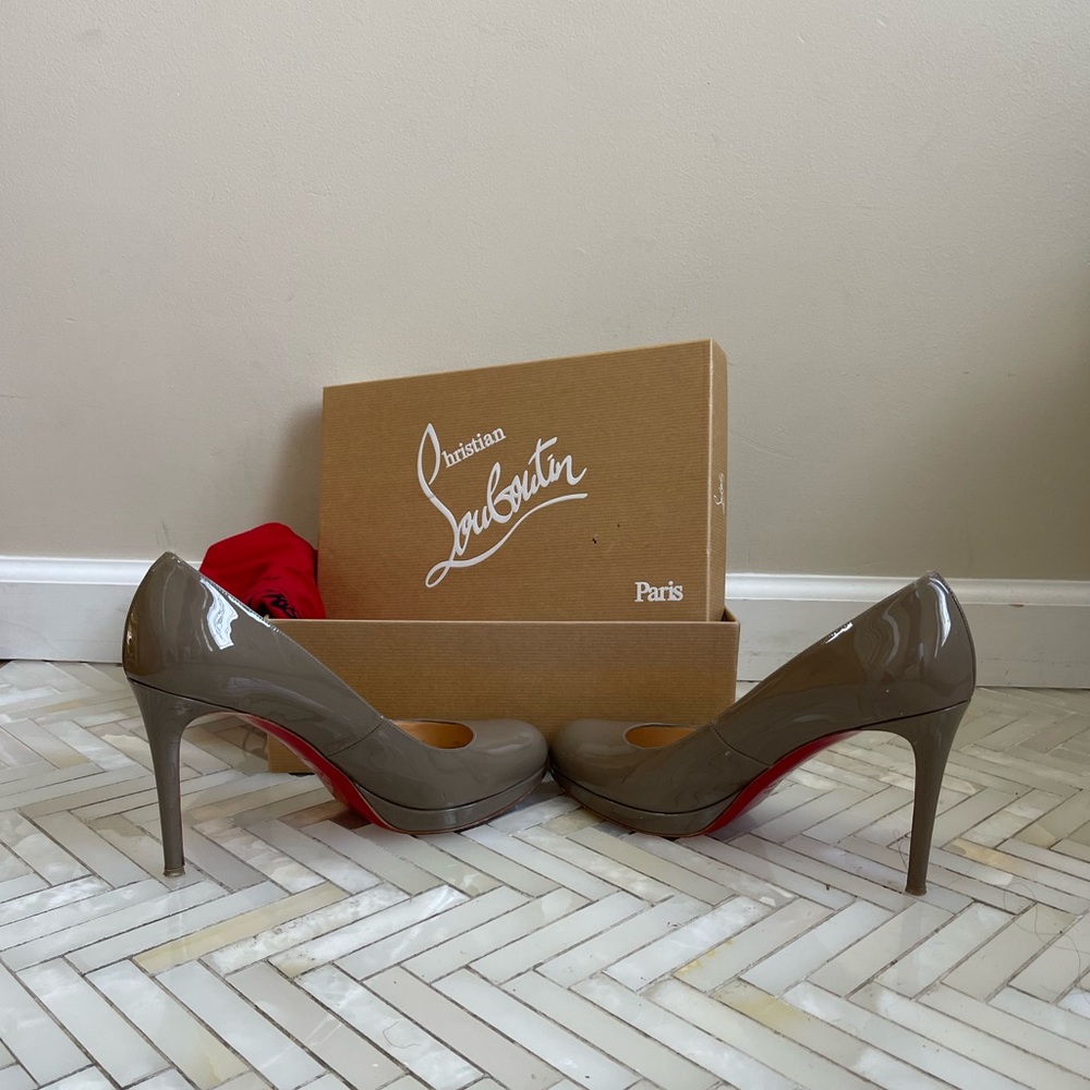 Christian Louboutin Taupe Patent Pointed-Toe Stilettos with Red Soles. Used - Picture 2 of 4
